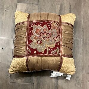 NEW Croscill Brown, Gold and Red Texture Accent Pillow